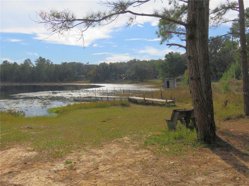 For Sale: $199,999 (2 beds, 1 baths, 864 Square Feet)