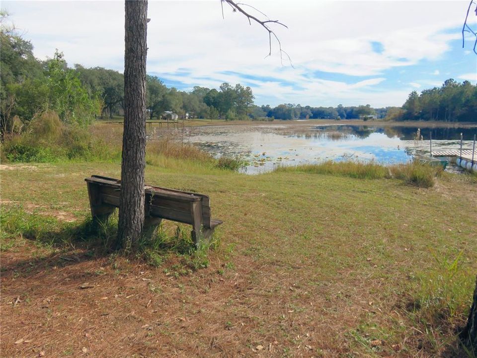 For Sale: $199,999 (2 beds, 1 baths, 864 Square Feet)