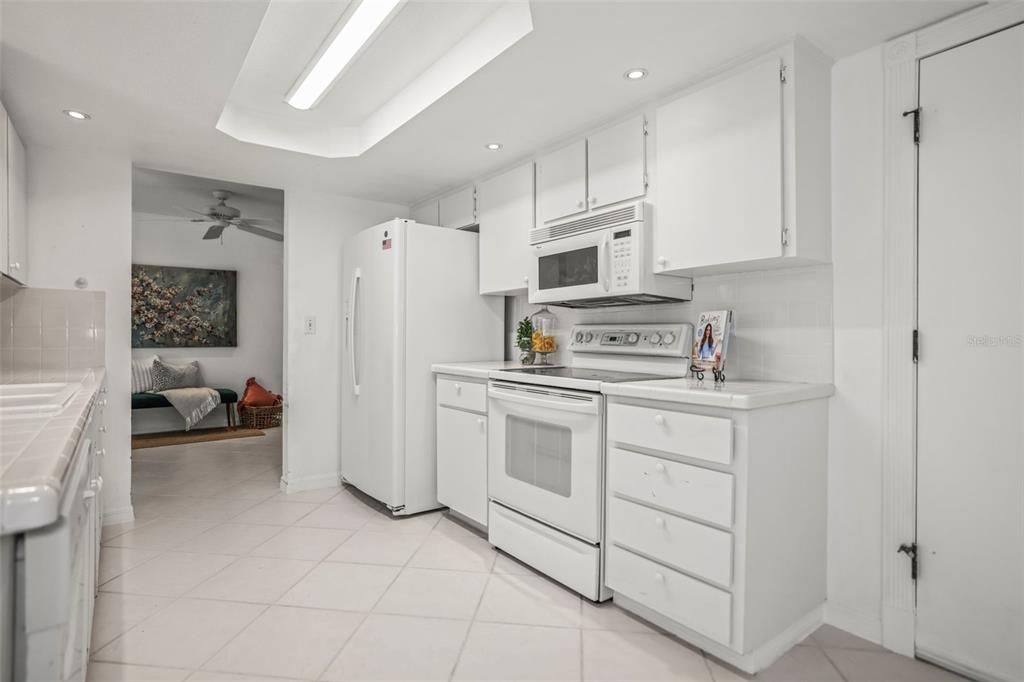 For Sale: $429,000 (2 beds, 2 baths, 1760 Square Feet)