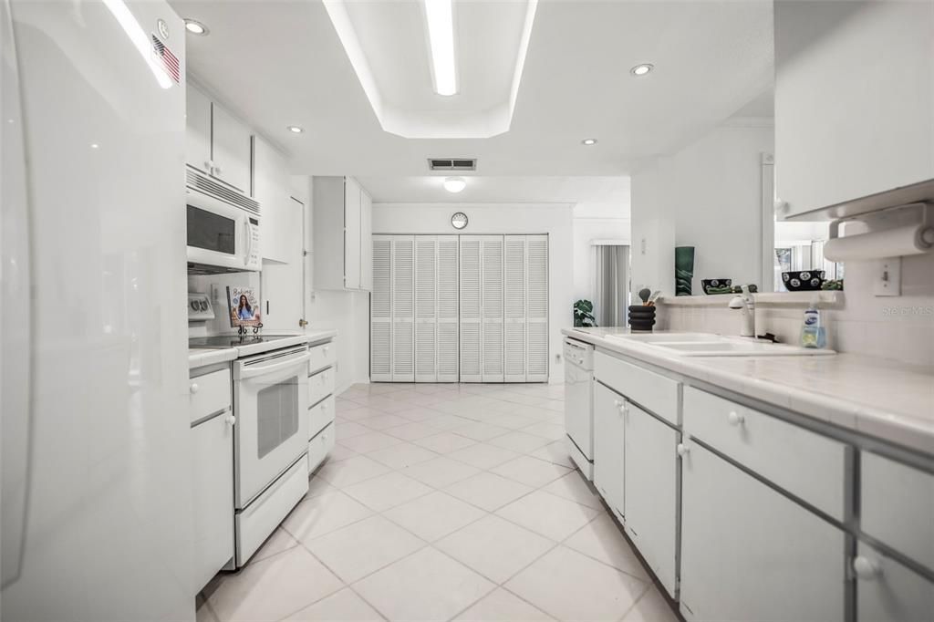 For Sale: $429,000 (2 beds, 2 baths, 1760 Square Feet)