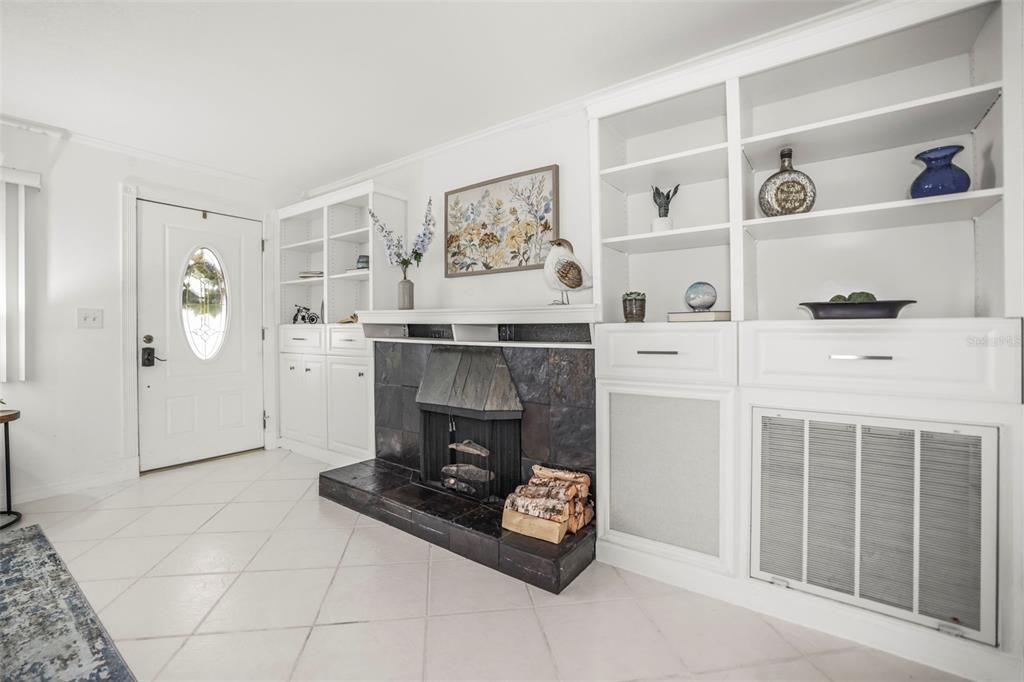 For Sale: $429,000 (2 beds, 2 baths, 1760 Square Feet)