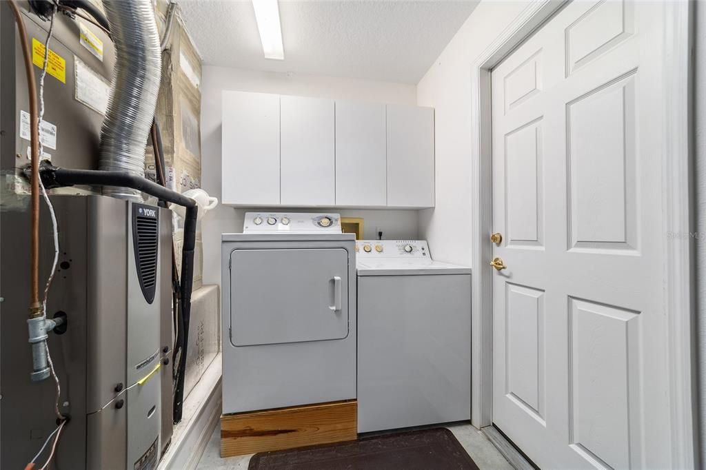 For Sale: $220,000 (2 beds, 2 baths, 1420 Square Feet)