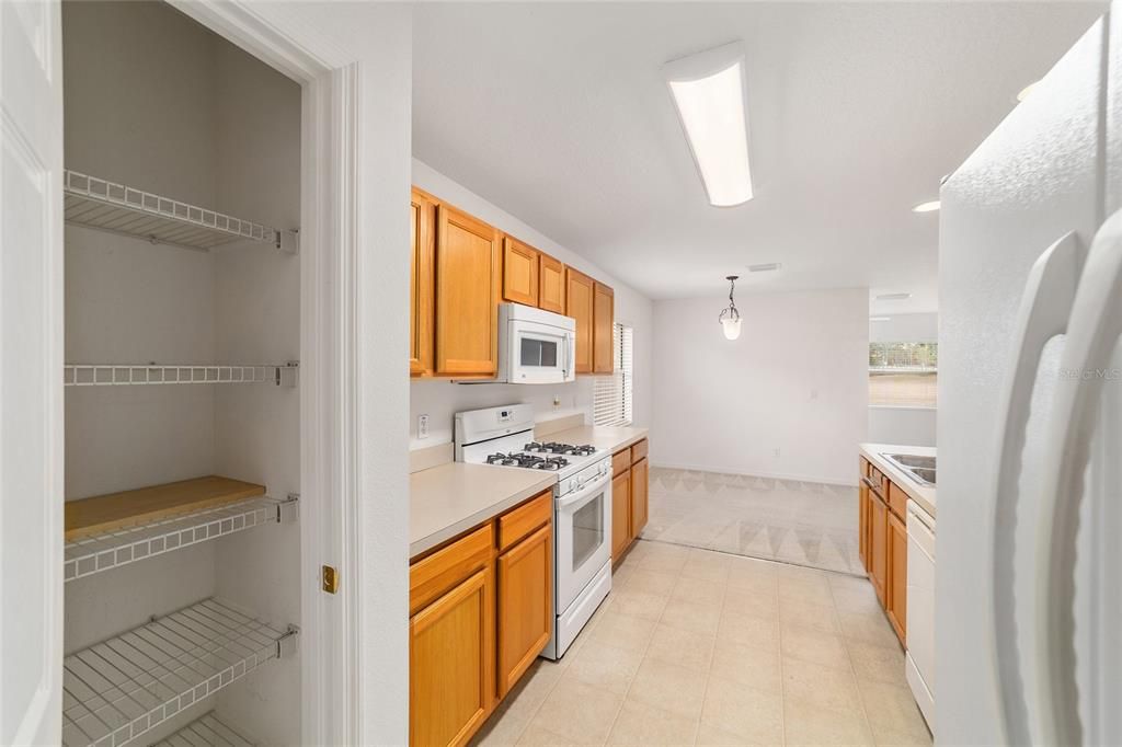 For Sale: $220,000 (2 beds, 2 baths, 1420 Square Feet)