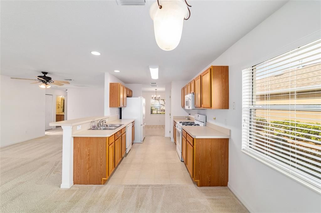 For Sale: $220,000 (2 beds, 2 baths, 1420 Square Feet)