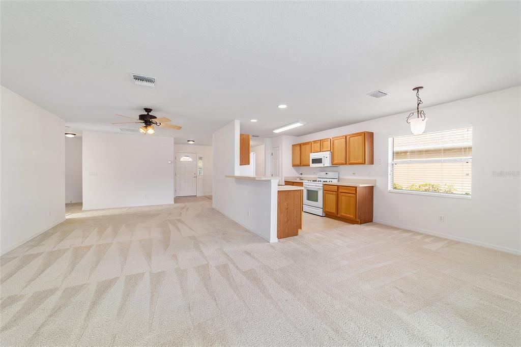 For Sale: $220,000 (2 beds, 2 baths, 1420 Square Feet)