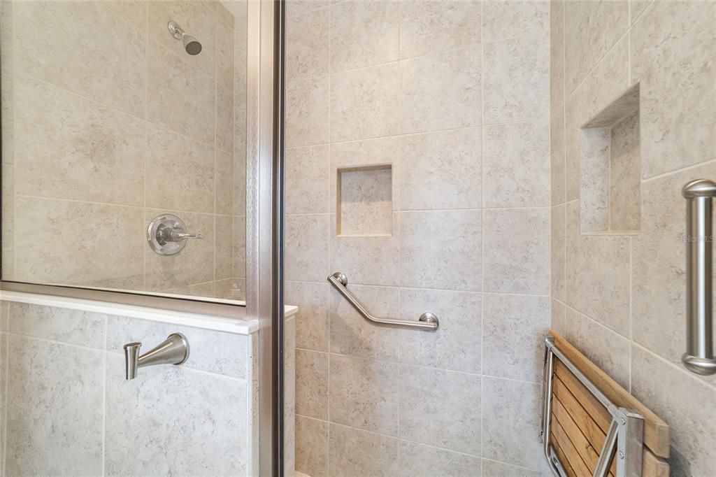 For Sale: $220,000 (2 beds, 2 baths, 1420 Square Feet)