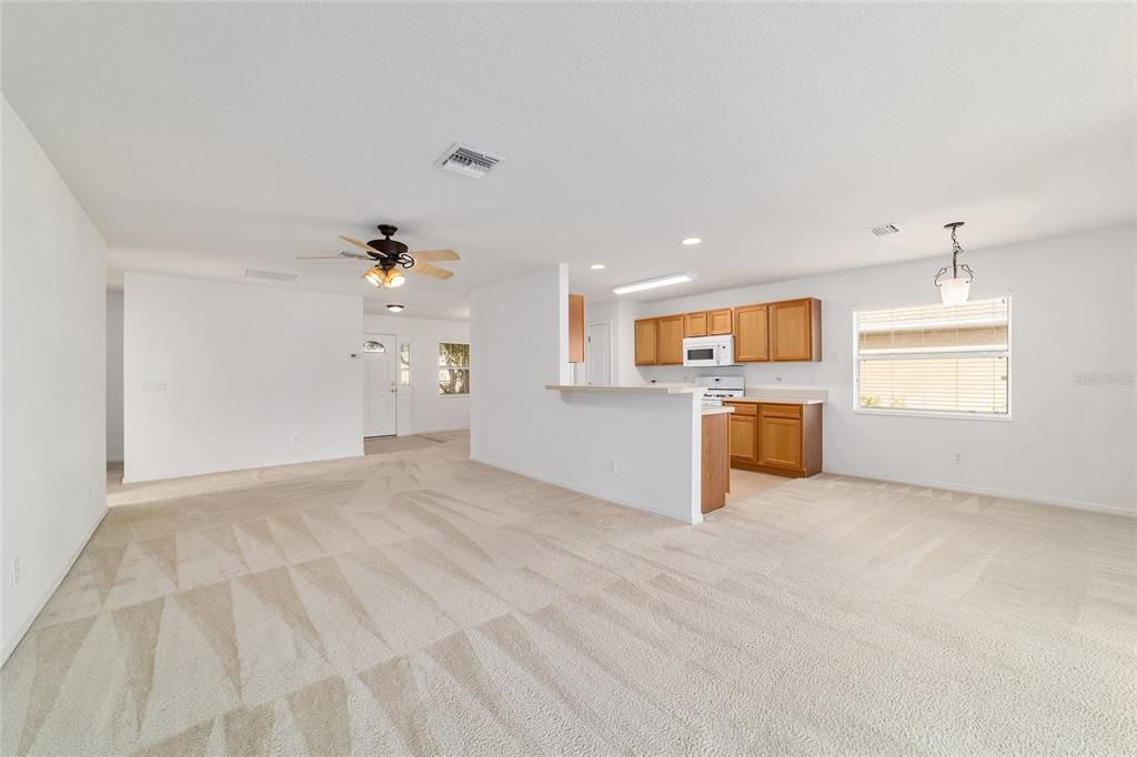 For Sale: $220,000 (2 beds, 2 baths, 1420 Square Feet)