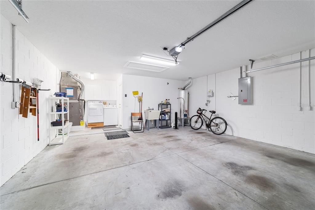 For Sale: $220,000 (2 beds, 2 baths, 1420 Square Feet)