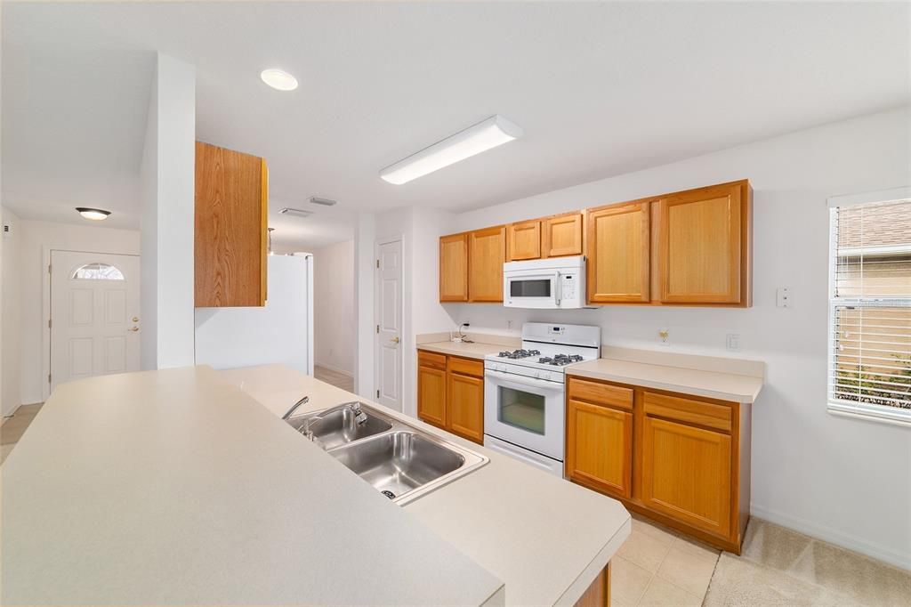 For Sale: $220,000 (2 beds, 2 baths, 1420 Square Feet)