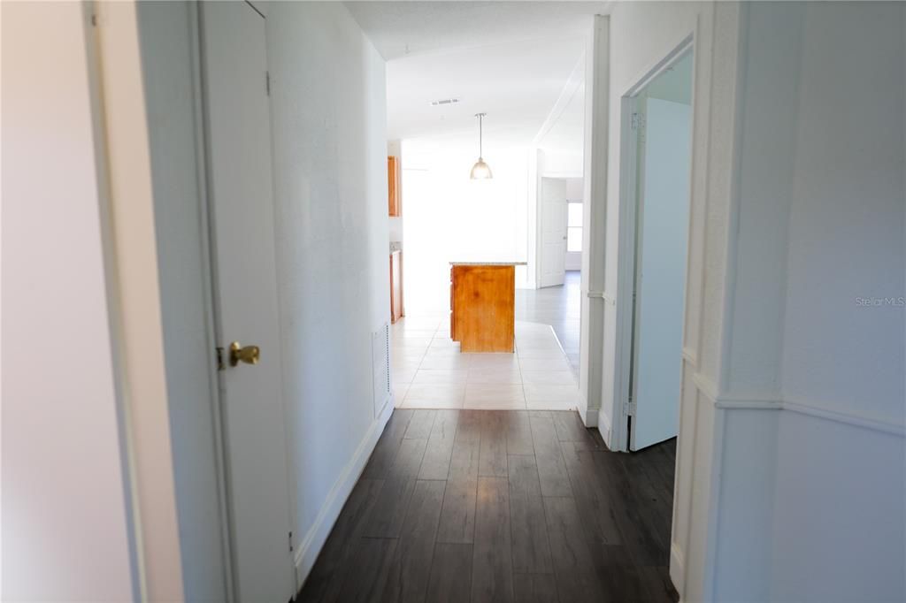 На продажу: $324,900 (4 спален, 2 ванн, 1782 Квадратных фут)