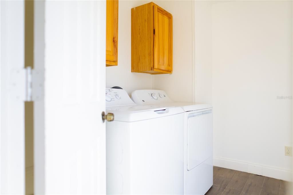 На продажу: $324,900 (4 спален, 2 ванн, 1782 Квадратных фут)