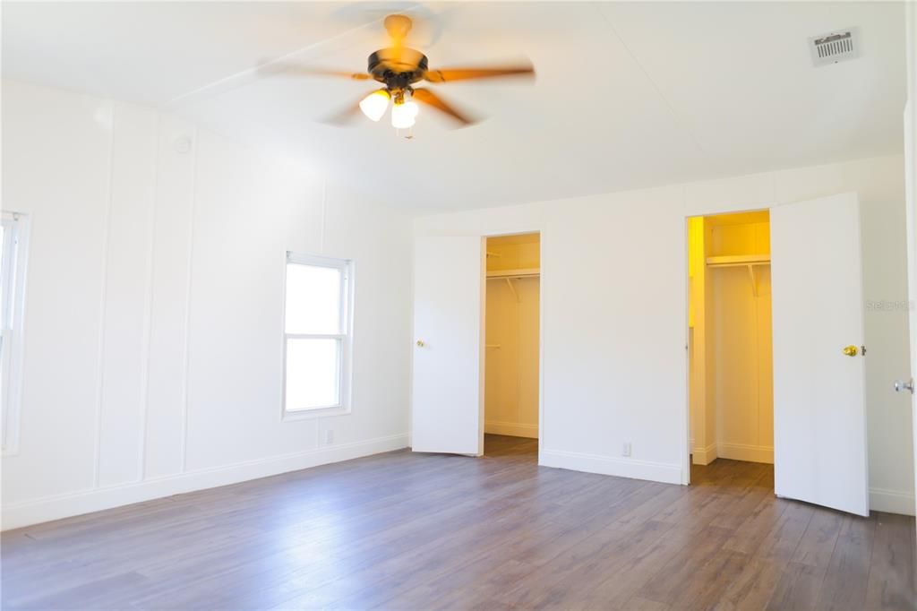 На продажу: $324,900 (4 спален, 2 ванн, 1782 Квадратных фут)