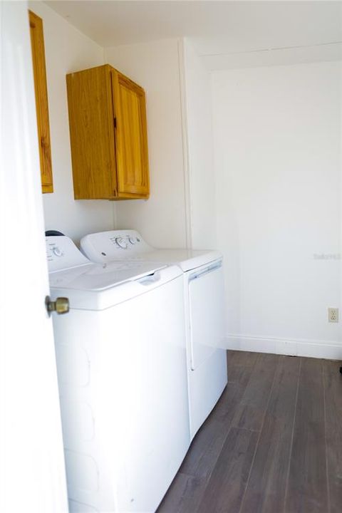 На продажу: $324,900 (4 спален, 2 ванн, 1782 Квадратных фут)