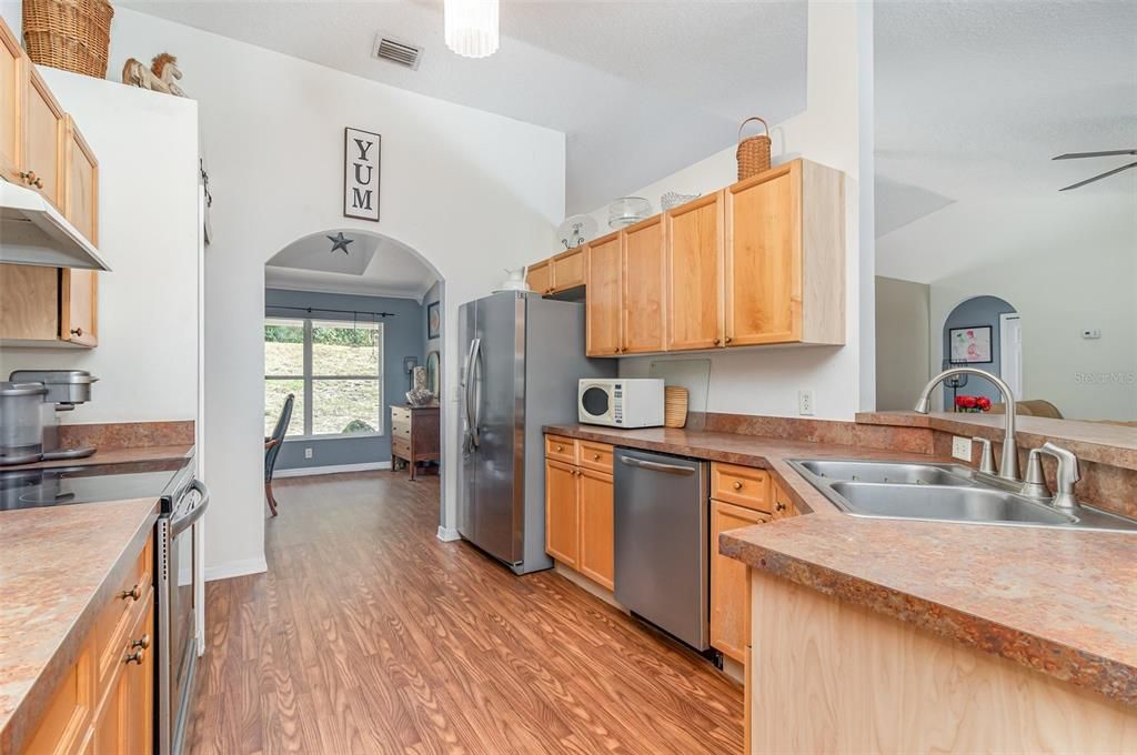 For Sale: $1,400,000 (3 beds, 2 baths, 1900 Square Feet)