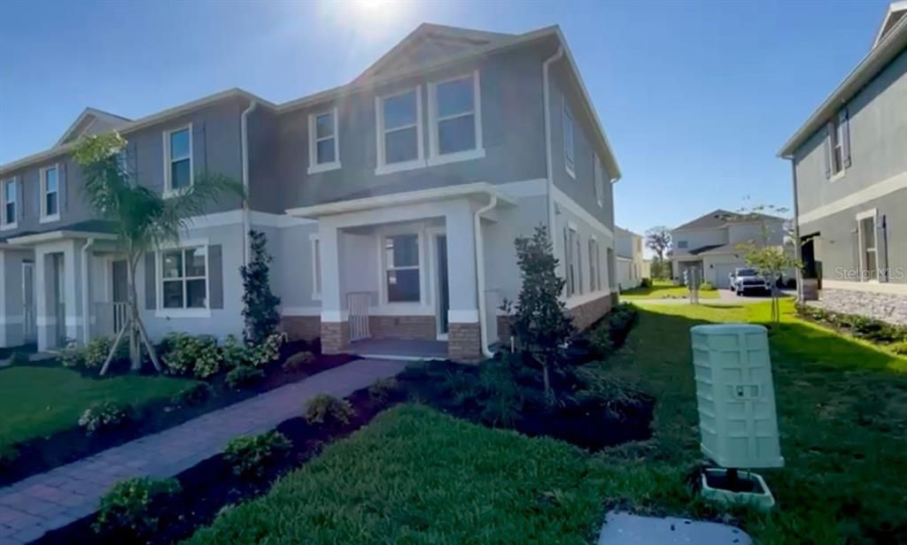 Active With Contract: $2,590 (3 beds, 2 baths, 1814 Square Feet)