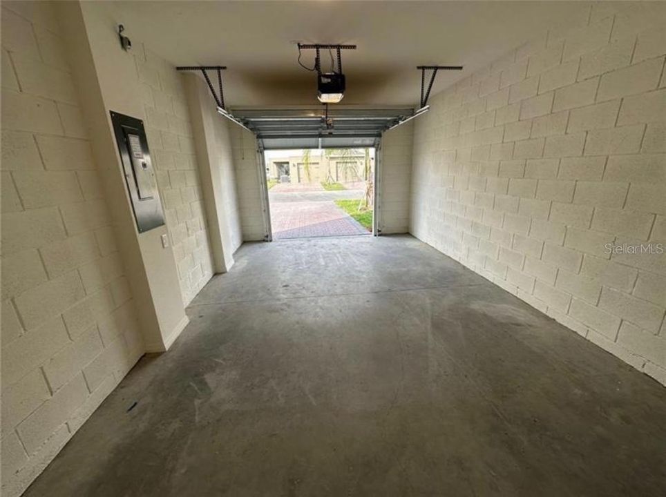 Active With Contract: $2,590 (3 beds, 2 baths, 1814 Square Feet)