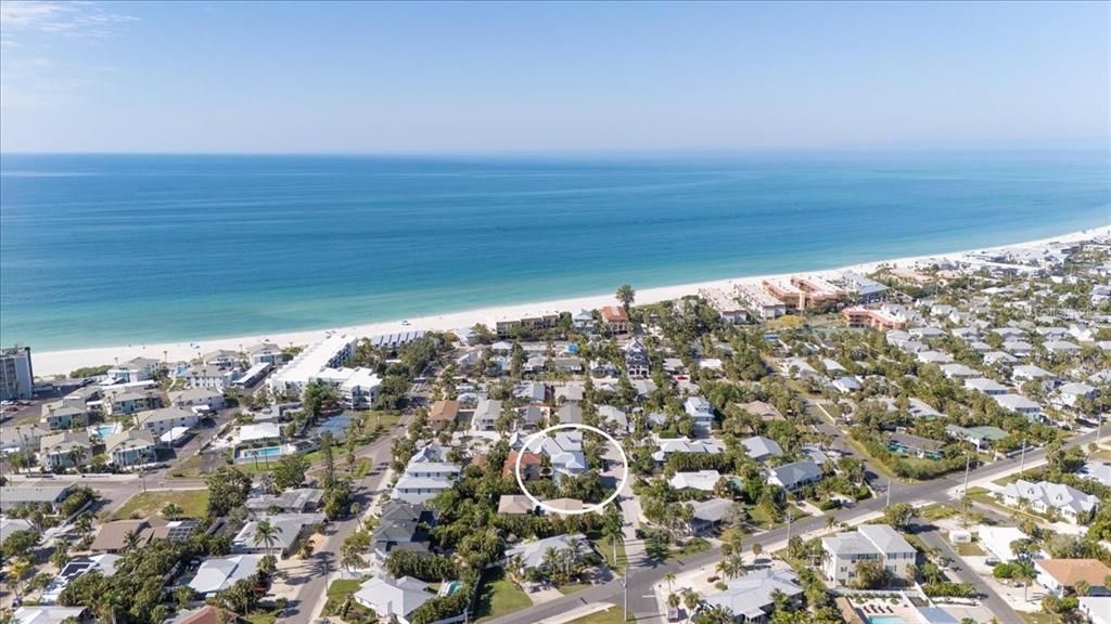 For Sale: $1,765,000 (3 beds, 3 baths, 2703 Square Feet)