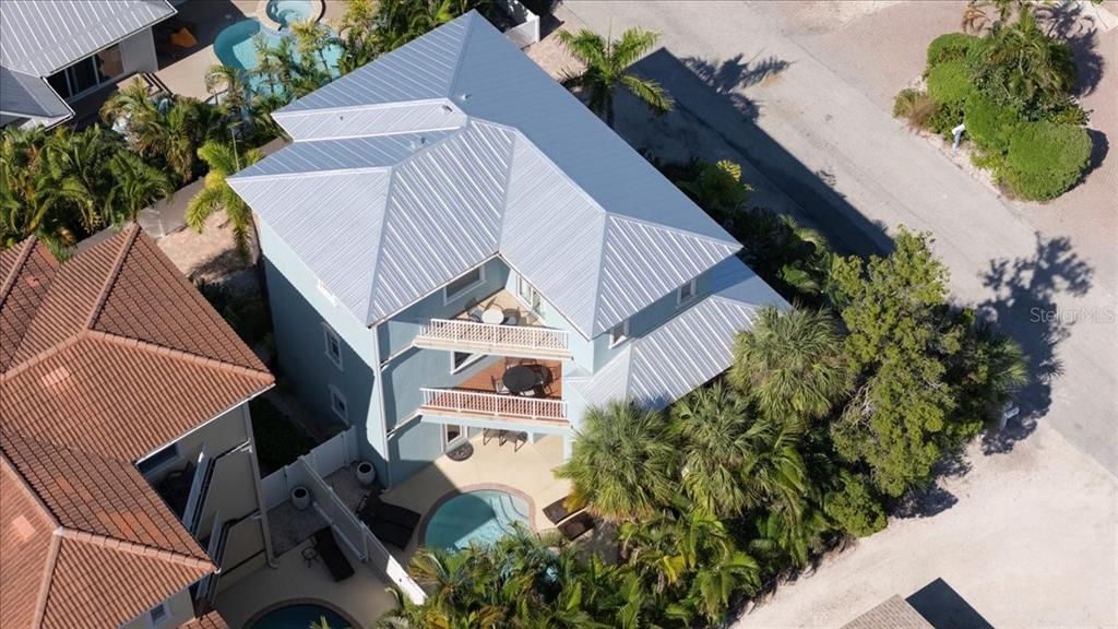 For Sale: $1,765,000 (3 beds, 3 baths, 2703 Square Feet)