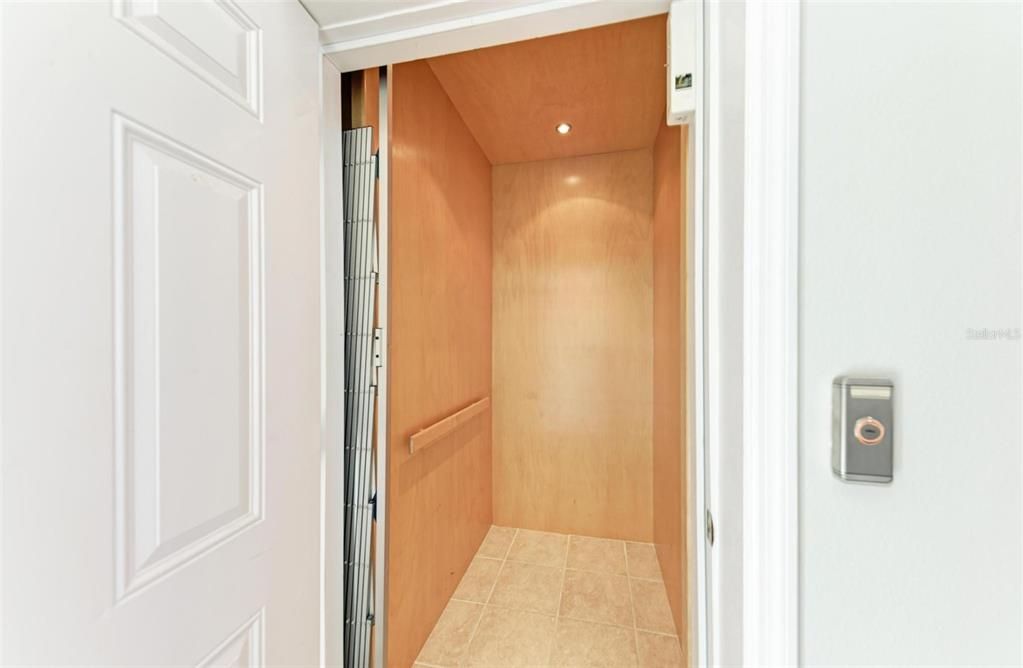 For Sale: $1,765,000 (3 beds, 3 baths, 2703 Square Feet)