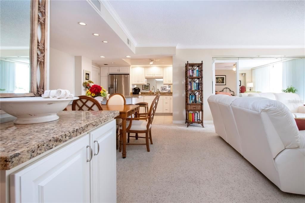 For Sale: $895,000 (2 beds, 2 baths, 1421 Square Feet)