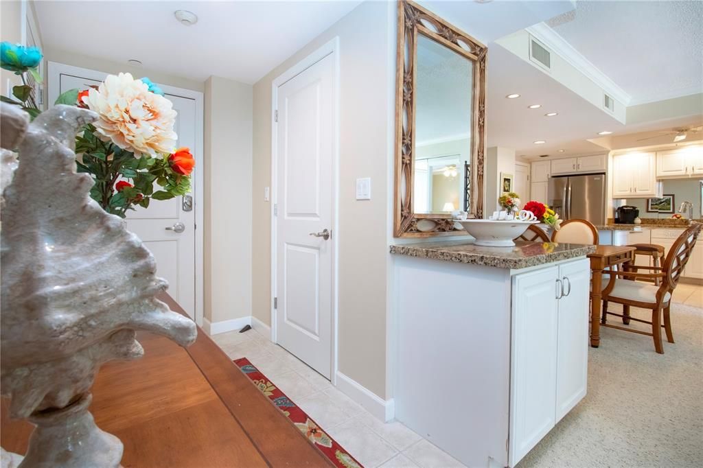 For Sale: $895,000 (2 beds, 2 baths, 1421 Square Feet)