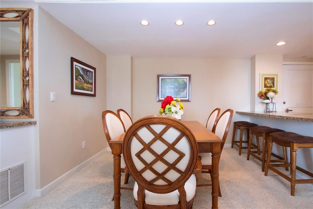 For Sale: $895,000 (2 beds, 2 baths, 1421 Square Feet)