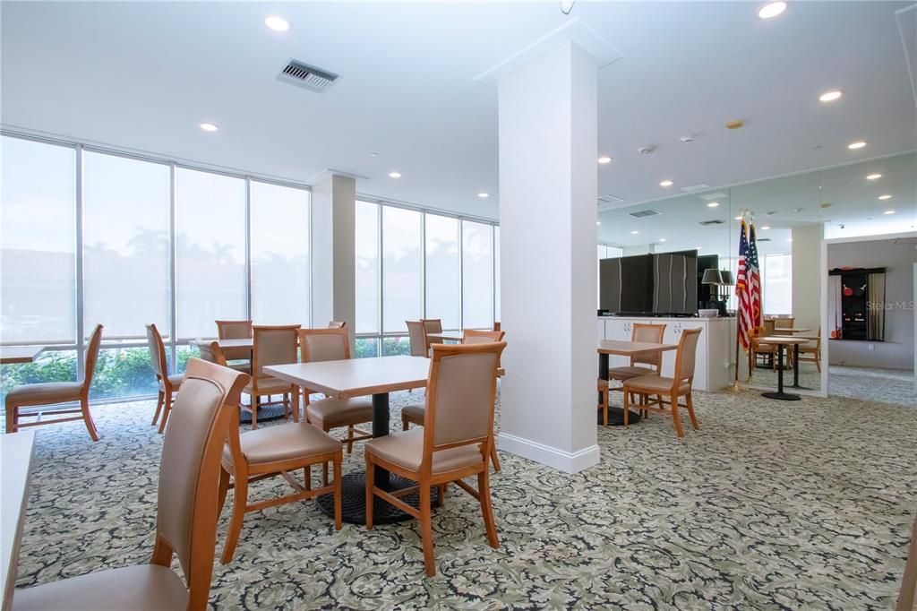 For Sale: $895,000 (2 beds, 2 baths, 1421 Square Feet)