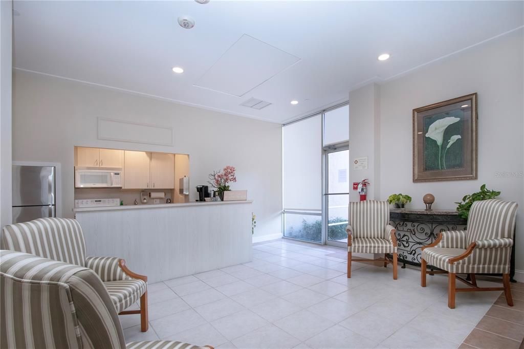 For Sale: $895,000 (2 beds, 2 baths, 1421 Square Feet)