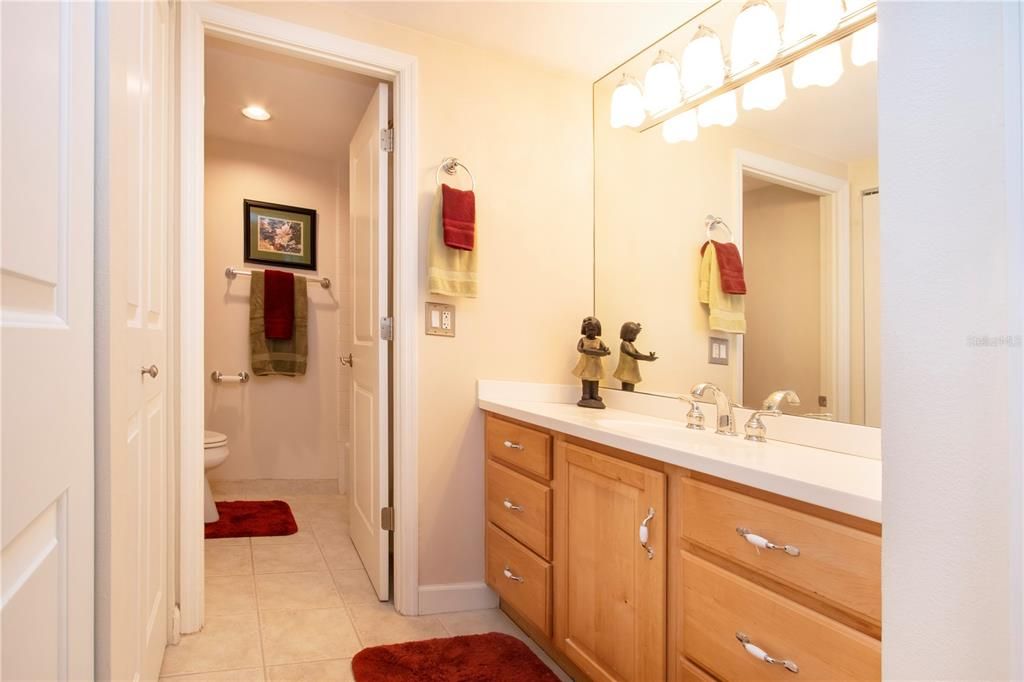 For Sale: $895,000 (2 beds, 2 baths, 1421 Square Feet)