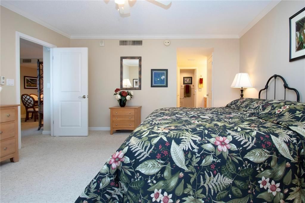 For Sale: $895,000 (2 beds, 2 baths, 1421 Square Feet)