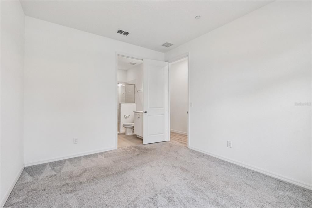 For Rent: $3,200 (3 beds, 3 baths, 2016 Square Feet)