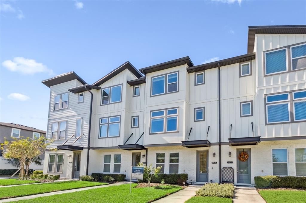 For Rent: $3,200 (3 beds, 3 baths, 2016 Square Feet)