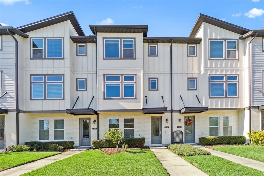 For Rent: $3,200 (3 beds, 3 baths, 2016 Square Feet)