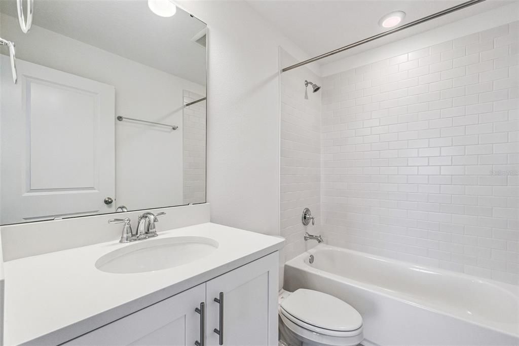 For Rent: $3,200 (3 beds, 3 baths, 2016 Square Feet)