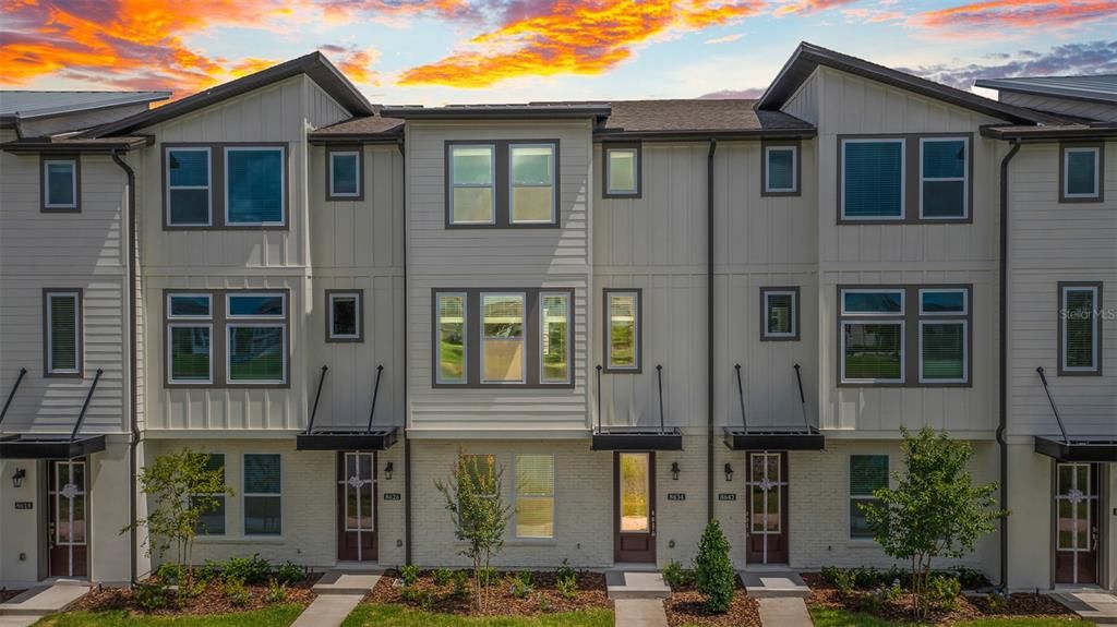 For Rent: $3,200 (3 beds, 3 baths, 2016 Square Feet)