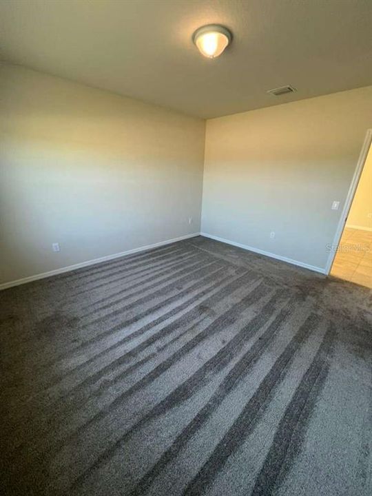 For Rent: $2,500 (4 beds, 2 baths, 4482 Square Feet)