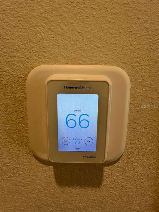 For Rent: $2,500 (4 beds, 2 baths, 4482 Square Feet)