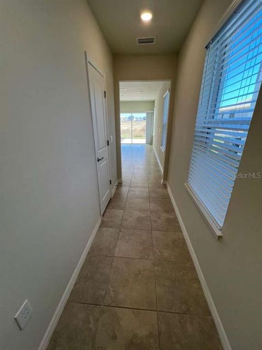 For Rent: $2,500 (4 beds, 2 baths, 4482 Square Feet)
