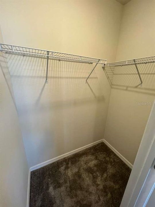 For Rent: $2,500 (4 beds, 2 baths, 4482 Square Feet)