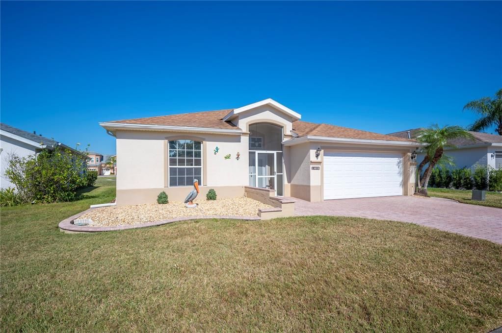 Activo con contrato: $365,000 (3 camas, 3 baños, 1819 Pies cuadrados)