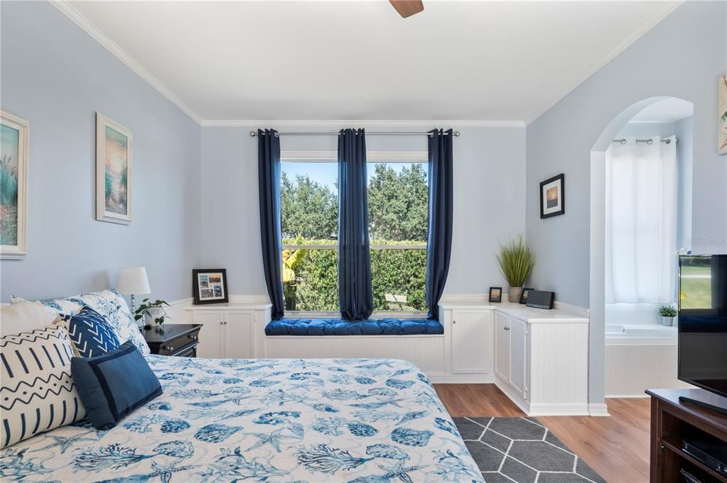 Activo con contrato: $365,000 (3 camas, 3 baños, 1819 Pies cuadrados)