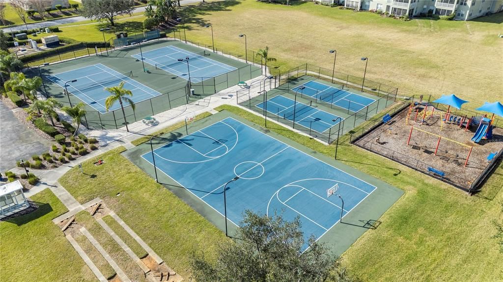 Activo con contrato: $365,000 (3 camas, 3 baños, 1819 Pies cuadrados)