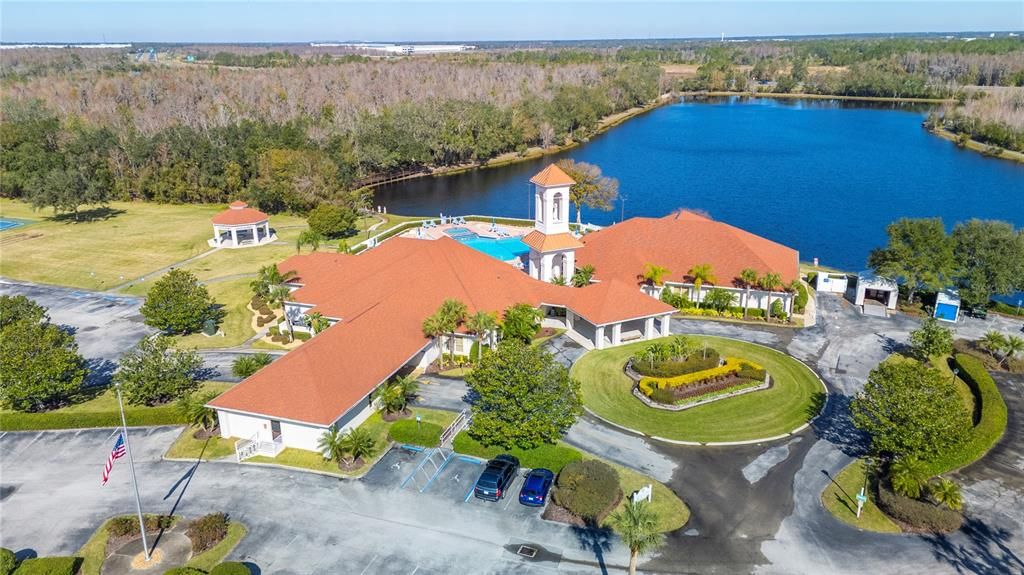 Activo con contrato: $365,000 (3 camas, 3 baños, 1819 Pies cuadrados)