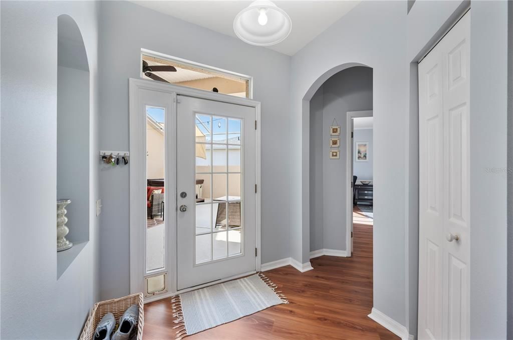 Activo con contrato: $365,000 (3 camas, 3 baños, 1819 Pies cuadrados)