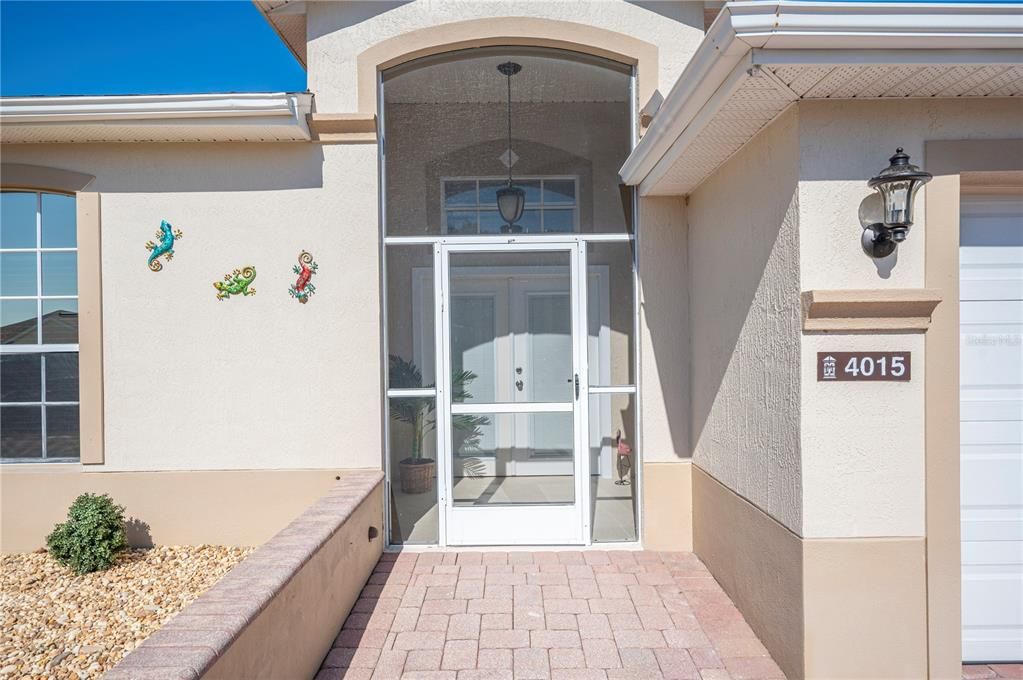 Activo con contrato: $365,000 (3 camas, 3 baños, 1819 Pies cuadrados)