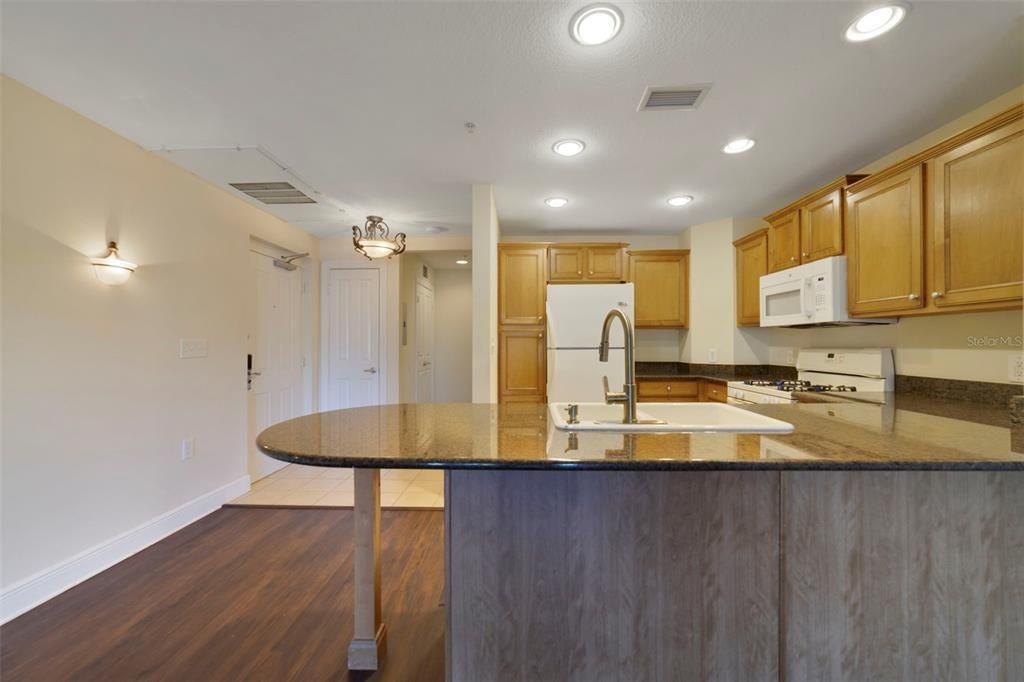 待售: $245,000 (3 贝兹, 2 浴室, 1344 平方英尺)