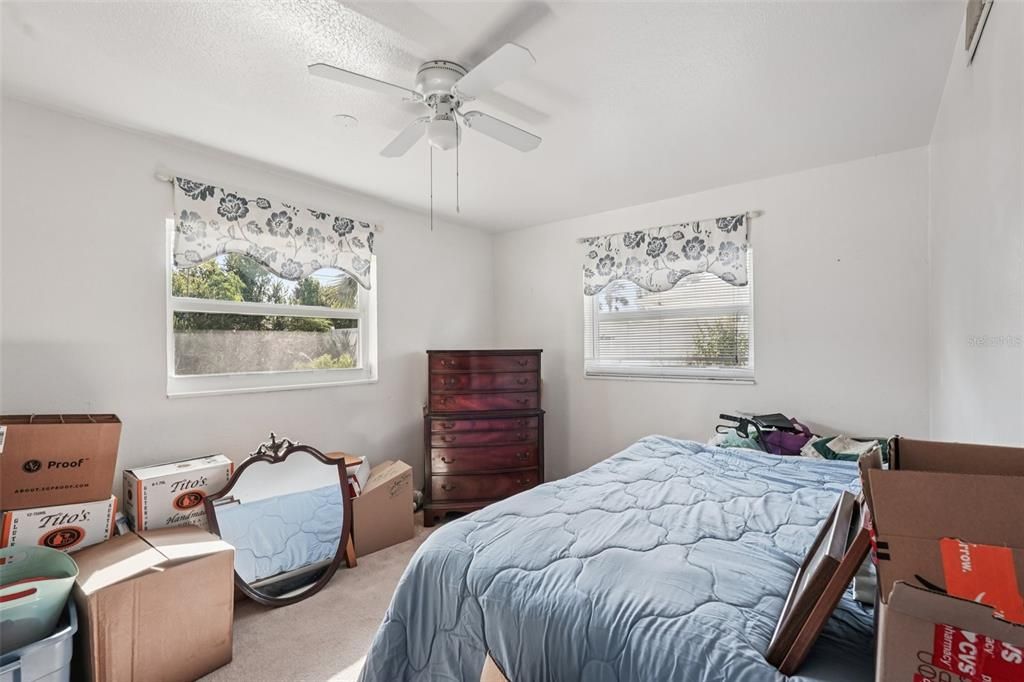 Activo con contrato: $269,000 (2 camas, 2 baños, 1232 Pies cuadrados)