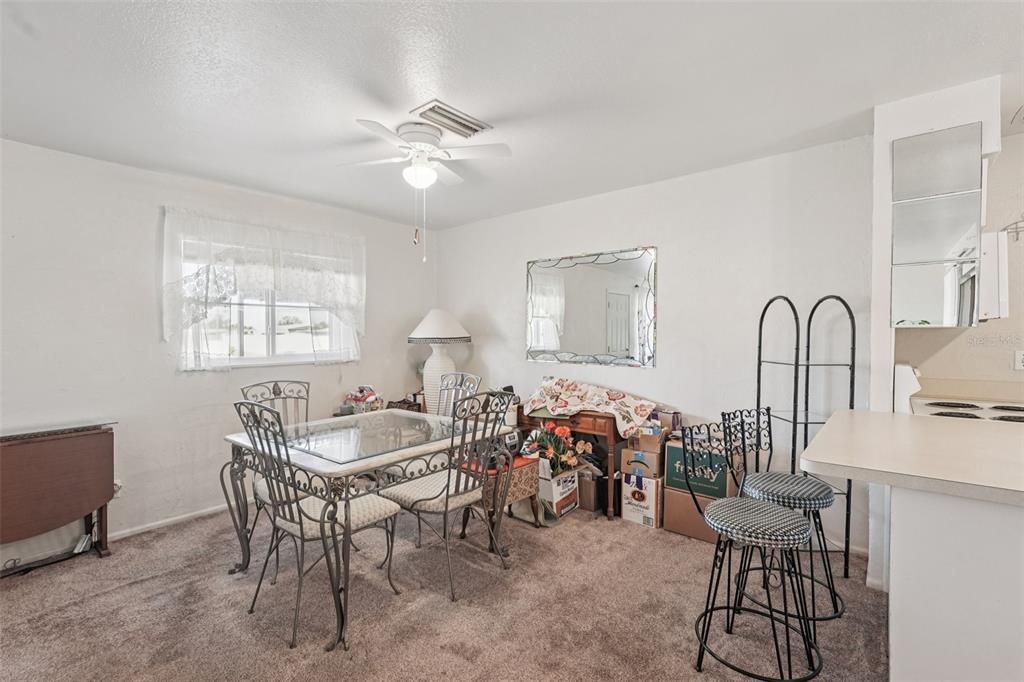 Activo con contrato: $269,000 (2 camas, 2 baños, 1232 Pies cuadrados)