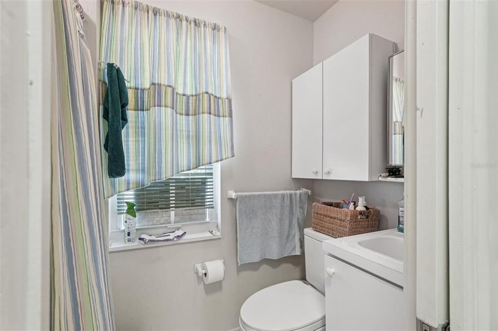 Activo con contrato: $269,000 (2 camas, 2 baños, 1232 Pies cuadrados)