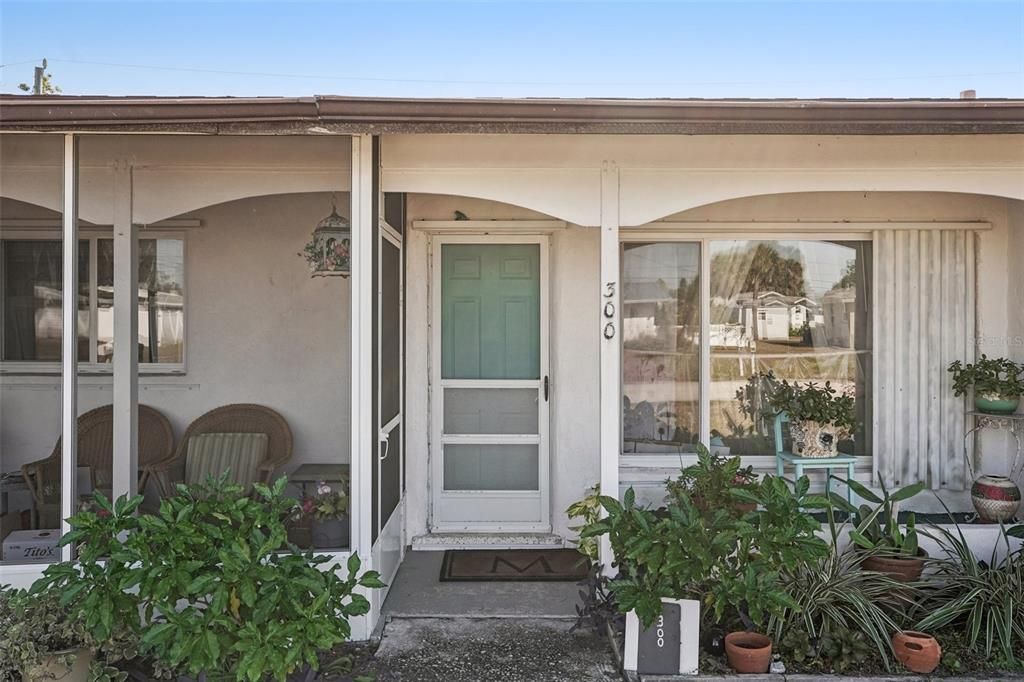 Activo con contrato: $269,000 (2 camas, 2 baños, 1232 Pies cuadrados)